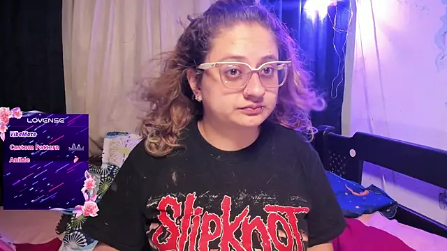 Snapshot of AnnieBigBoobs chatting on September 8, 10:31 pm AnnieBigBoobs online show from September 8, 10:31 pm