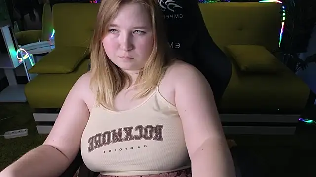 Snapshot of ChimberWol chatting on March 12, 10:48 am ChimberWol online show from March 12, 10:48 am