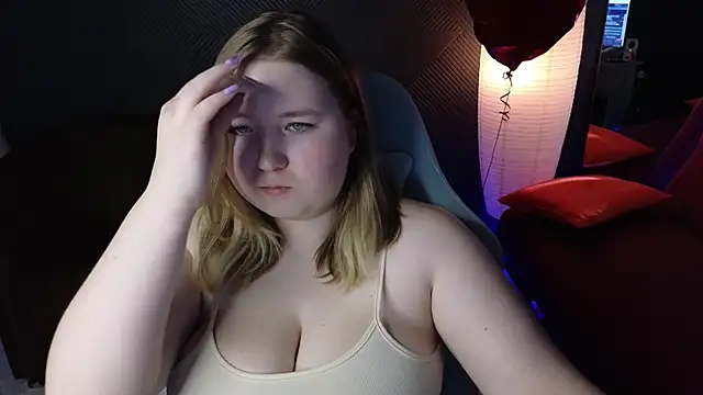 Snapshot of ChimberWol chatting on March 13, 7:42 am ChimberWol online show from March 13, 7:42 am