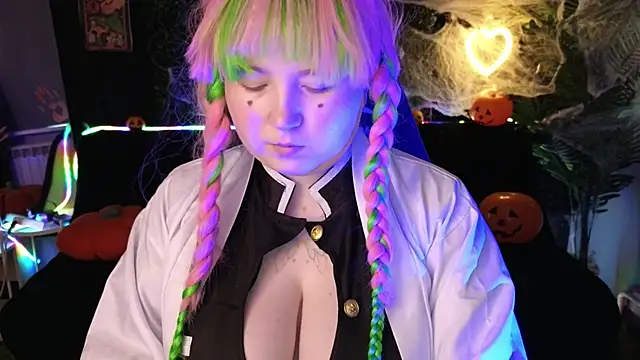 Snapshot of ChimberWol chatting on October 31, 2:01 am ChimberWol online show from October 31, 2:01 am