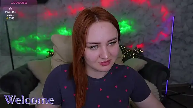 Snapshot of LovelyBell chatting on February 4, 12:55 pm LovelyBell online show from February 4, 12:55 pm