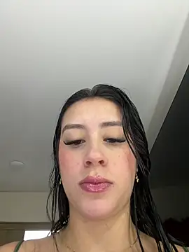 Snapshot of Karlee_rouse chatting on February 2, 12:20 am Karlee rouse online show from February 2, 12:20 am