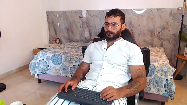 hanz col online show from November 19, 2:39 pm