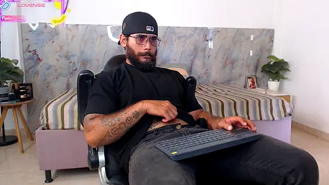 hanz col online show from April 15, 2:24 pm