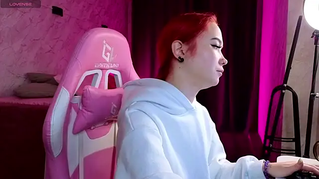 Kira yoon online show from December 3, 12:40 am