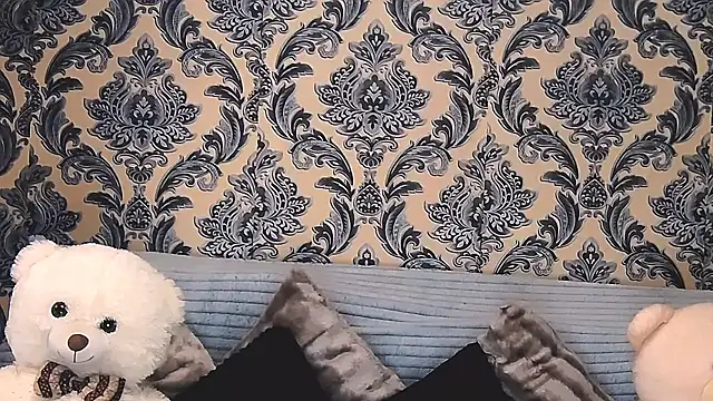 Snapshot of Aly_girl1 chatting on March 15, 1:51 pm Aly girl1 online show from March 15, 1:51 pm