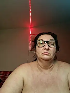 Snapshot of Genoveva73sexy chatting on February 14, 2:18 am Genoveva73sexy online show from February 14, 2:18 am