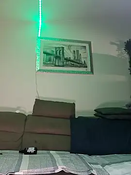 Snapshot of Genoveva73sexy chatting on February 18, 10:36 pm Genoveva73sexy online show from February 18, 10:36 pm