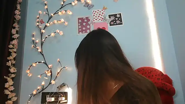 Reena Singh53 online show from January 13, 2:55 pm