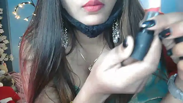 Reena Singh53 online show from January 17, 2:44 pm