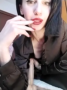 dahlia 82 online show from April 15, 9:27 am