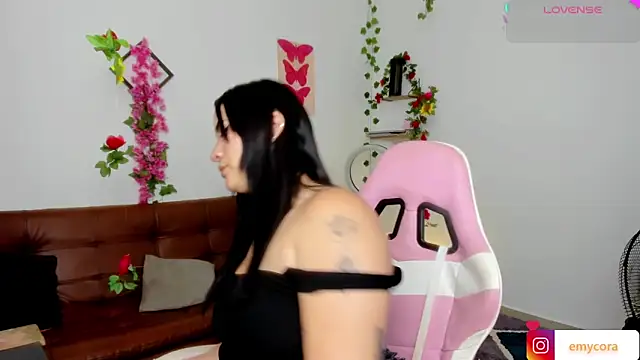 Emic  online show from February 17, 7:42 pm