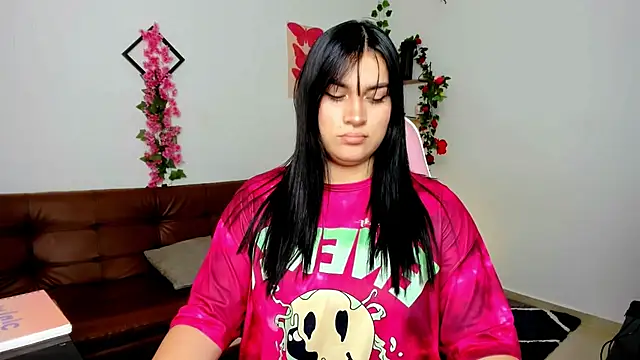 Emic  online show from February 24, 6:58 pm