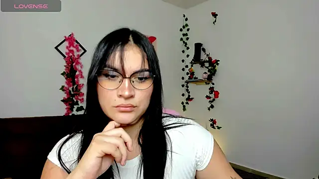 Emic  online show from February 26, 7:16 pm