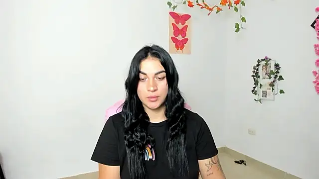 Emic  online show from January 8, 3:58 pm