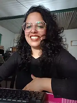 Snapshot of babyluna939 chatting on May 24, 8:03 pm babyluna939 online show from May 24, 8:03 pm