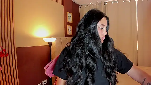 Snapshot of Little_Ivy chatting on March 17, 7:17 pm Little Ivy online show from March 17, 7:17 pm