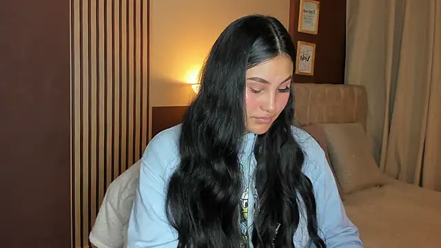 Snapshot of Little_Ivy chatting on April 14, 8:04 pm Little Ivy online show from April 14, 8:04 pm