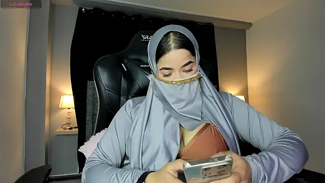 janna isa online show from April 1, 10:40 pm