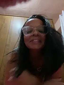 Snapshot of lomagata chatting on June 8, 2:45 am lomagata online show from June 8, 2:45 am