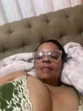 Snapshot of lomagata chatting on June 11, 2:00 am lomagata online show from June 11, 2:00 am