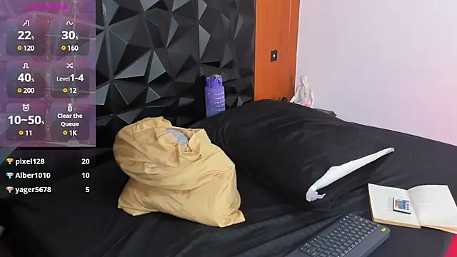 Wendy Marchall online show from February 3, 10:21 pm