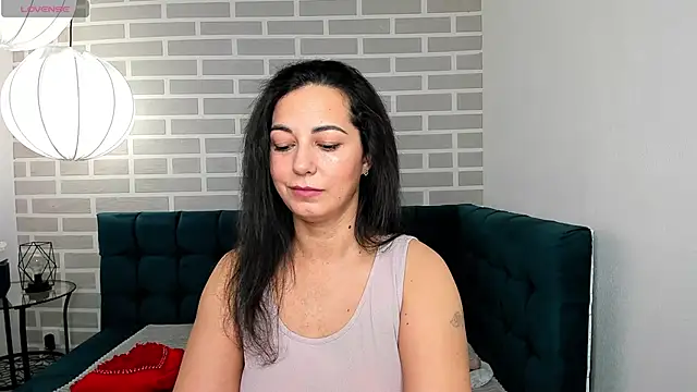 Linda Insatiable online show from November 3, 1:29 am