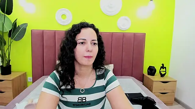 Linda Insatiable online show from April 12, 1:32 am