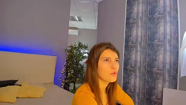 Laura Leee online show from January 18, 6:24 am