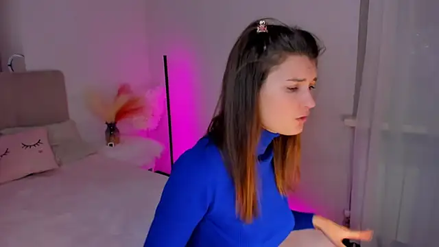 Laura Leee online show from February 13, 9:20 am