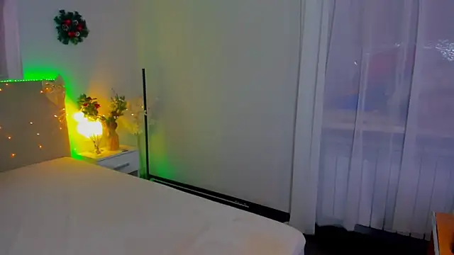 Laura Leee online show from January 13, 6:18 am