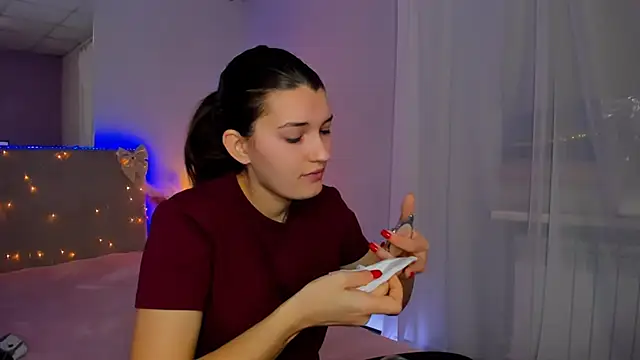 Laura Leee online show from March 23, 5:55 am