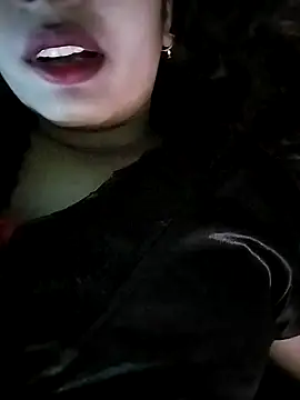 Miss-Siyaa online show from December 8, 2:09 pm