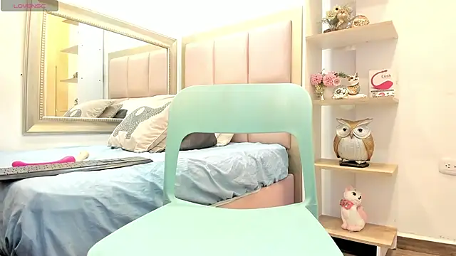 Snapshot of Genesis_Sanders chatting on March 5, 11:27 pm Genesis Sanders online show from March 5, 11:27 pm