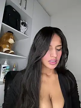 Dulceeany online show from February 5, 11:50 pm