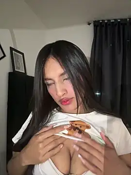 Dulceeany online show from October 2, 3:35 am