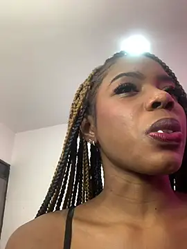 Snapshot of clhoe_miller1 chatting on December 16, 10:34 pm clhoe miller1 online show from December 16, 10:34 pm