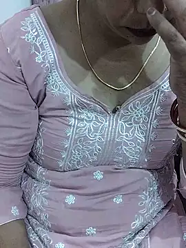 Snapshot of Urmila_bhabhii chatting on June 14, 5:09 am Urmila bhabhii online show from June 14, 5:09 am