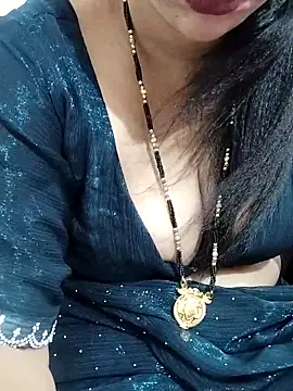 Snapshot of Urmila_bhabhii chatting on June 17, 2:58 am Urmila bhabhii online show from June 17, 2:58 am