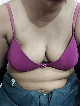 Snapshot of Urmila_bhabhii chatting on June 20, 3:20 am Urmila bhabhii online show from June 20, 3:20 am