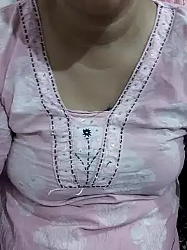 Snapshot of Urmila_bhabhii chatting on June 25, 3:39 am Urmila bhabhii online show from June 25, 3:39 am