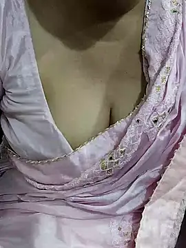 Snapshot of Urmila_bhabhii chatting on June 29, 3:01 pm Urmila bhabhii online show from June 29, 3:01 pm