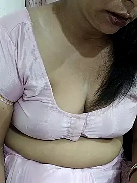 Snapshot of Urmila_bhabhii chatting on June 30, 3:18 am Urmila bhabhii online show from June 30, 3:18 am