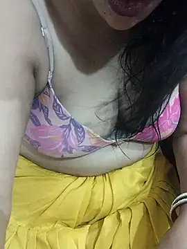 Snapshot of Urmila_bhabhii chatting on July 5, 4:30 am Urmila bhabhii online show from July 5, 4:30 am