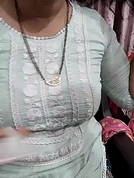 Snapshot of Urmila_bhabhii chatting on July 8, 4:33 pm Urmila bhabhii online show from July 8, 4:33 pm