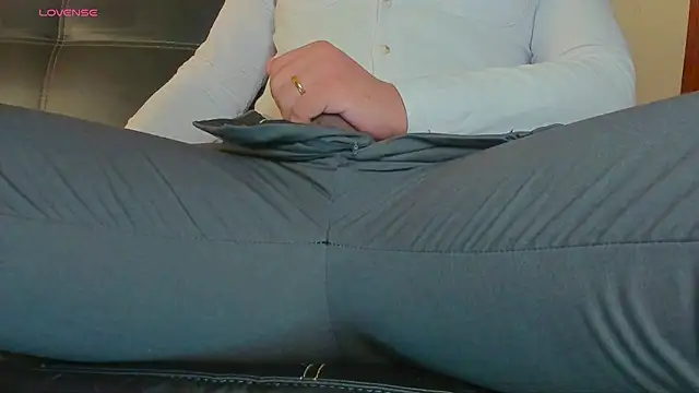 MrLonely02 online show from December 14, 12:01 am