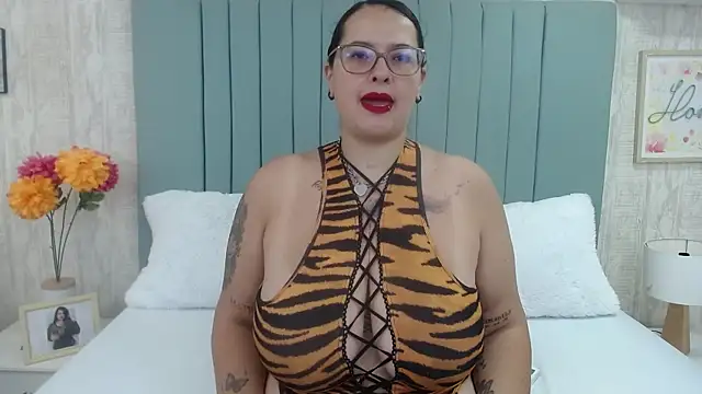 KarllaWalker online show from March 18, 12:36 pm