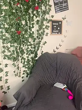 butterflybootyy online show from January 14, 8:31 am