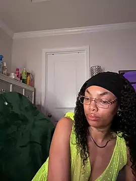 Snapshot of butterflybootyy chatting on April 23, 9:52 am butterflybootyy online show from April 23, 9:52 am