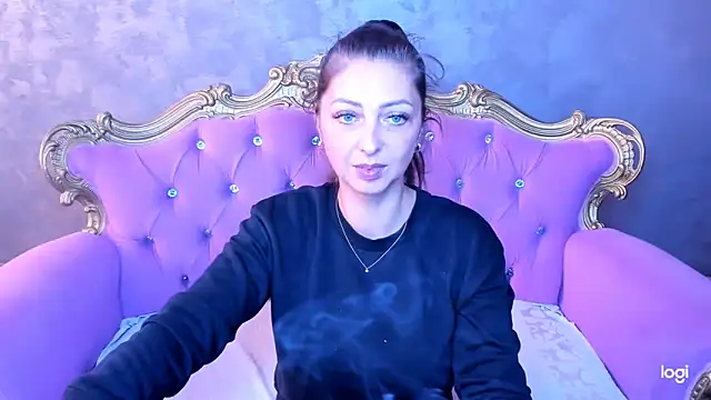DivinSandra online show from October 20, 8:04 am